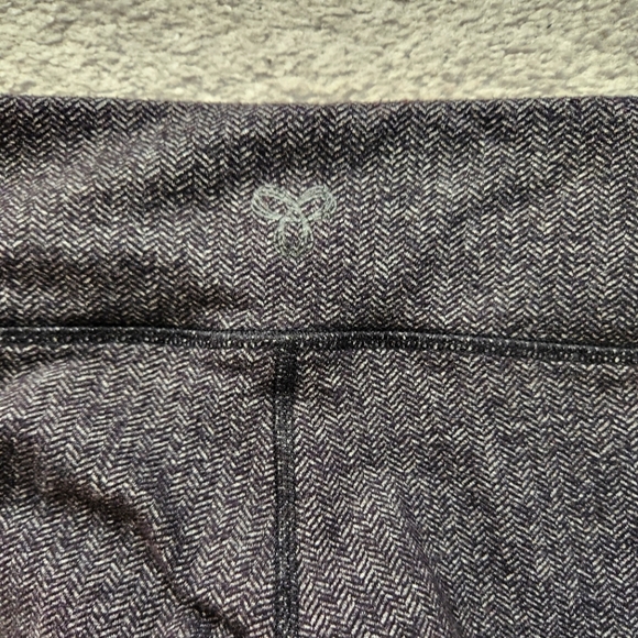 Aritzia TNA Leggings size S - Picture 5 of 7